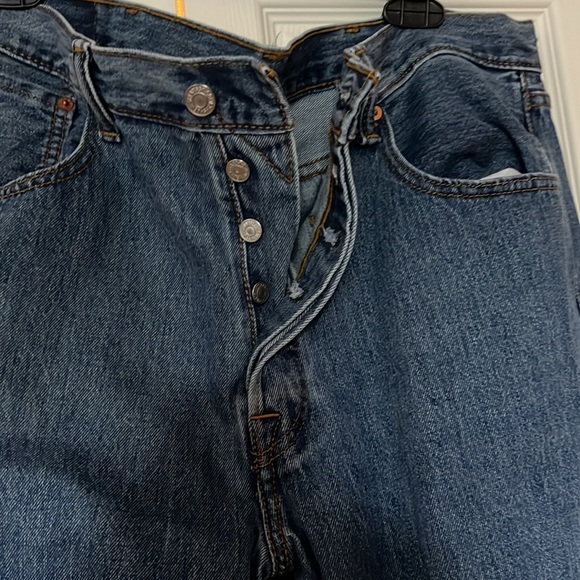 Men’s Levis Jeans 501 Button fly - Picture 2 of 7